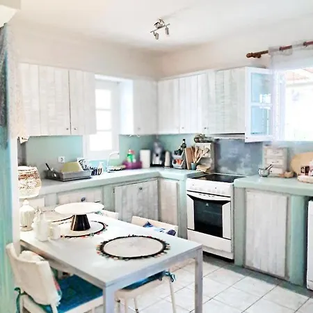 Cute Double Storey I Pool & Apartment