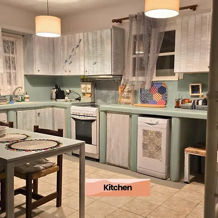 Beachside Double Storey Maisonette With Pool Lägenhet